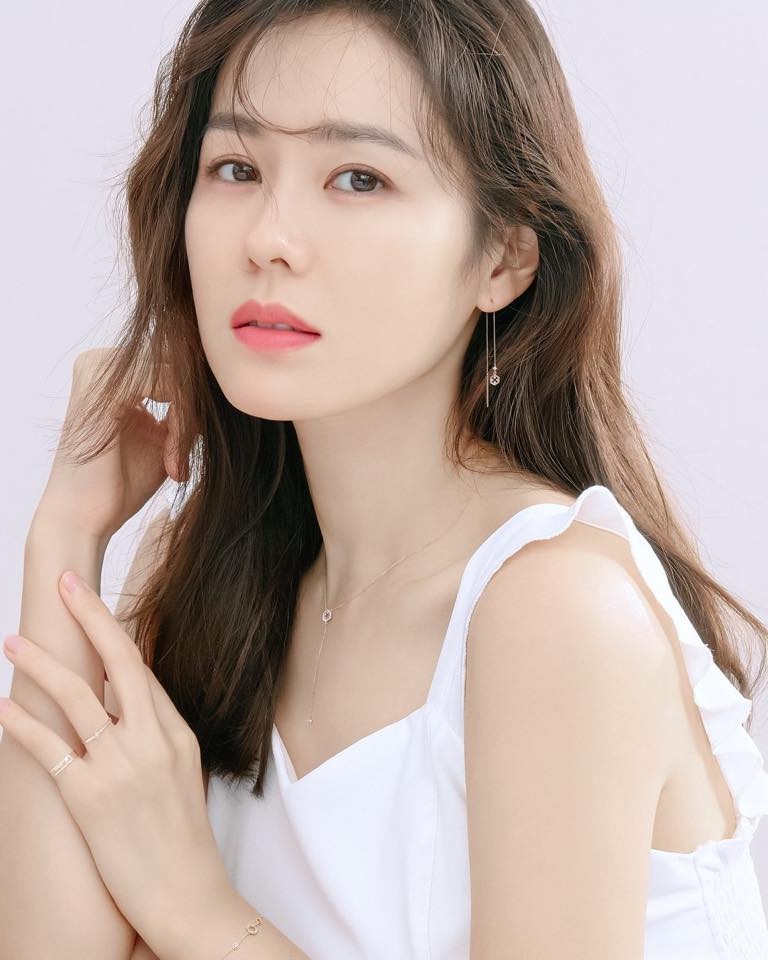 韓劇女星「童年舊照」!宋慧喬、孫藝珍真正從小美到大,李寶英氣質好,朴恩斌根本沒變