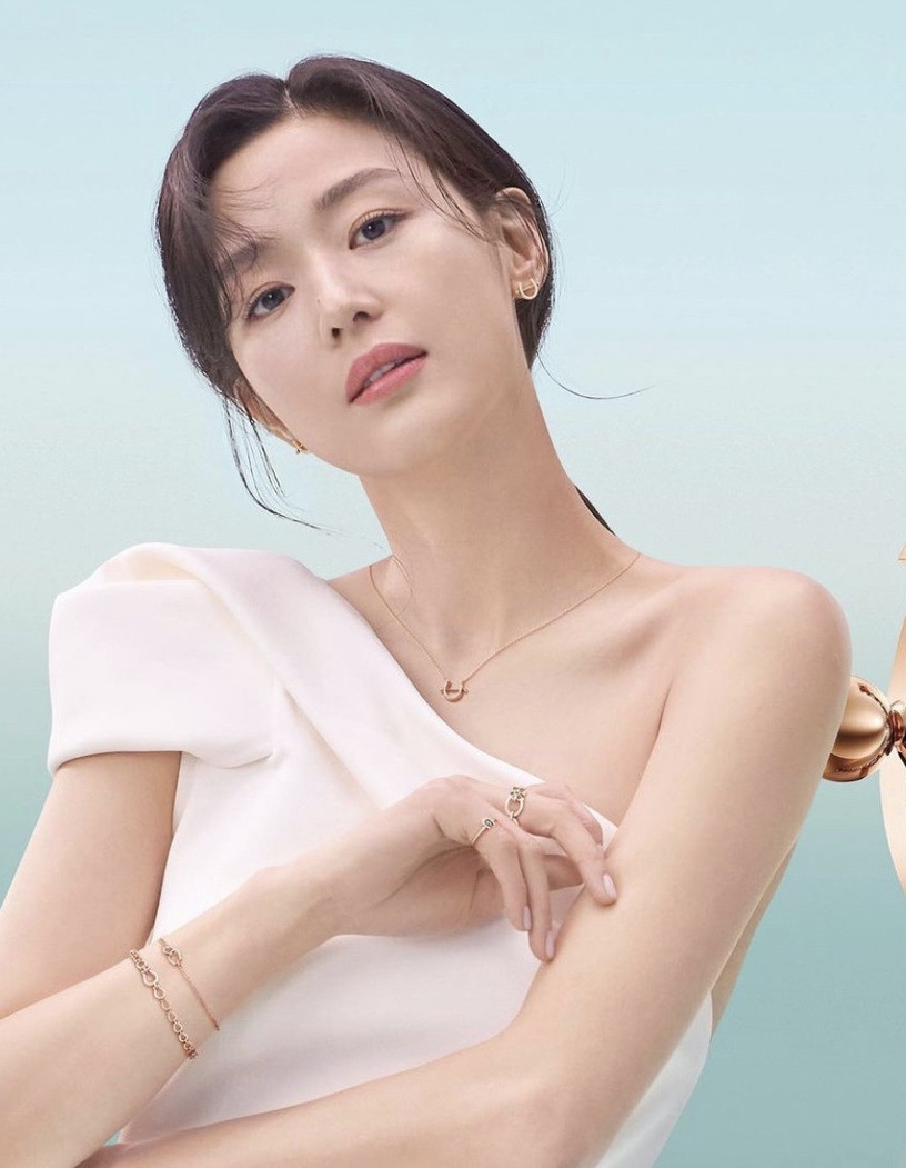 韓劇女星「童年舊照」!宋慧喬、孫藝珍真正從小美到大,李寶英氣質好,朴恩斌根本沒變