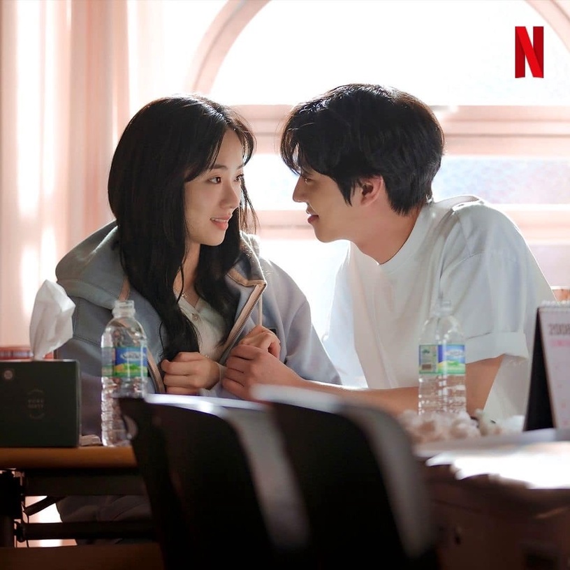 Netflix 2023韓劇推薦!《京城生物》精彩不輸《黑暗榮耀2》,韓版《想見你》CP感更勝