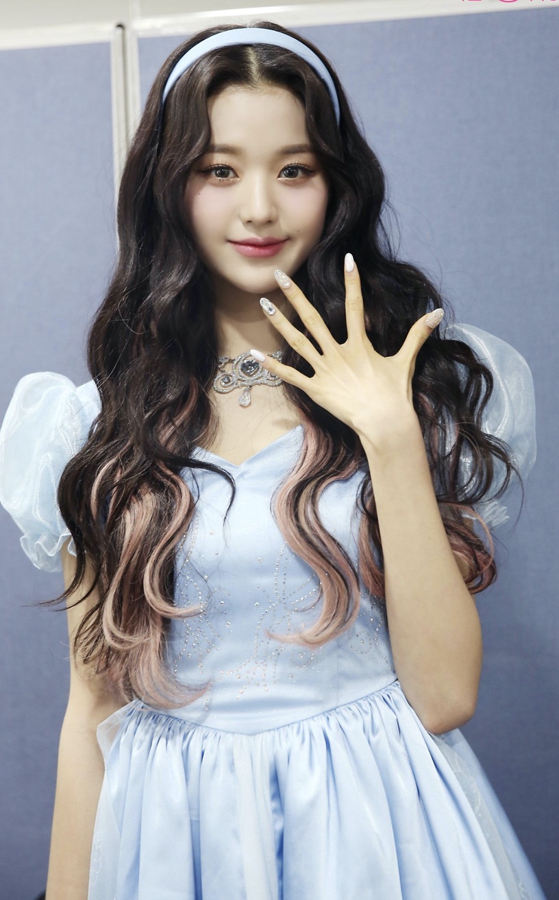 朴恩斌典禮造型超像Elsa!10位扮過「迪士尼公主」女星,IU變可愛版茉莉,她是人間Elsa
