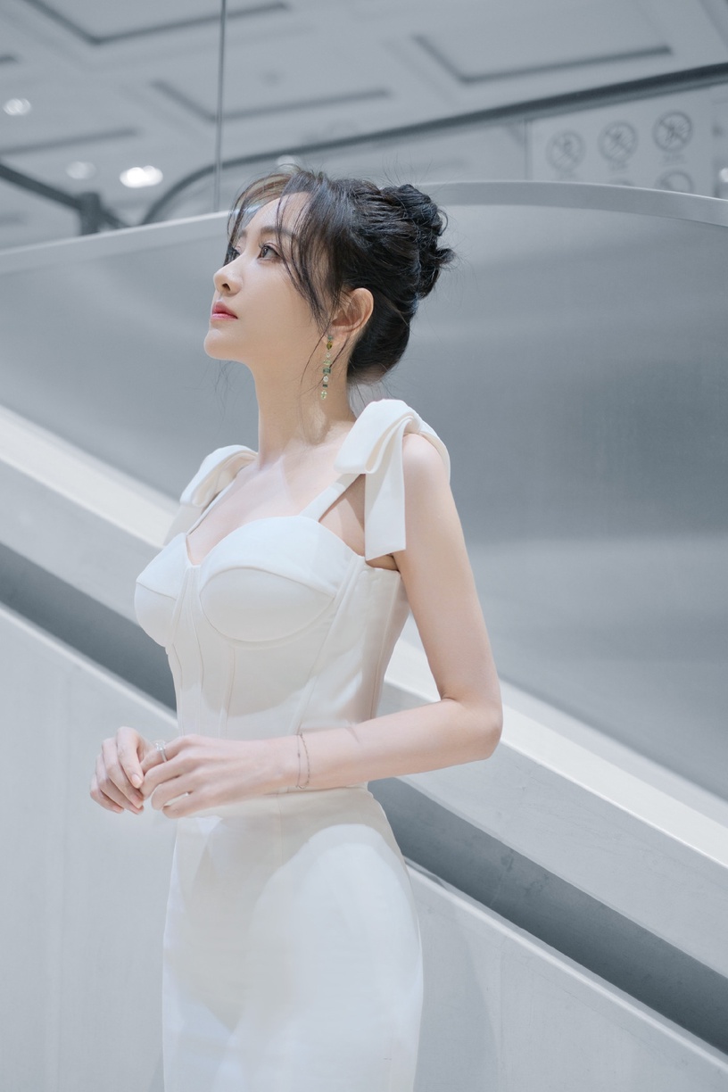 陸劇15位明星紅毯精修vs未修!楊冪依舊美,袁姍姍有差異,王一博張婧儀生圖驚人得好看