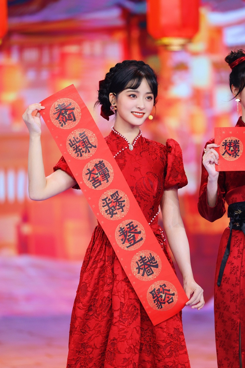 陸劇11位明星春晚精修vs.未修!趙麗穎PK楊冪,吳磊帥,楊紫&宋軼很仙,沈月是最大驚喜