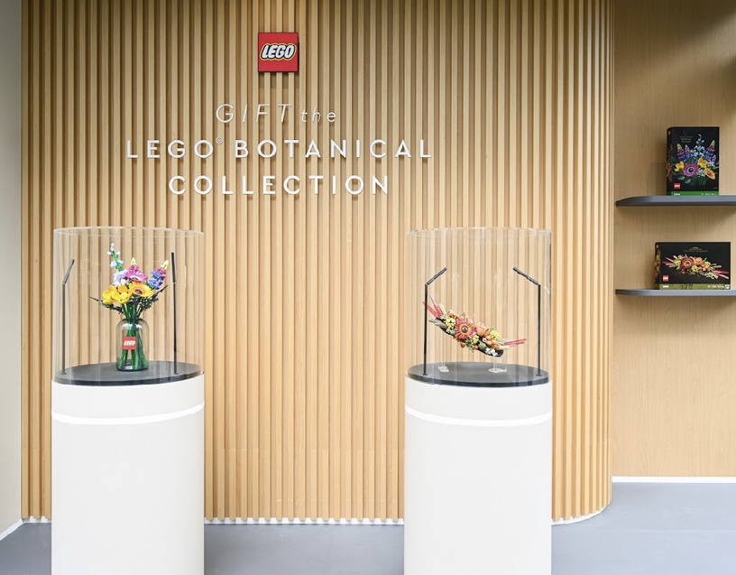 樂高開咖啡廳!「LEGO快閃咖啡屋」插旗信義區,絕美野花花束、乾燥花佈景,浪漫又好拍