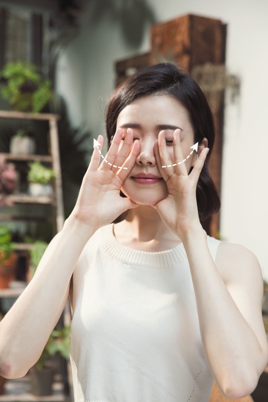 法令紋改善方法4:法令紋按摩教學