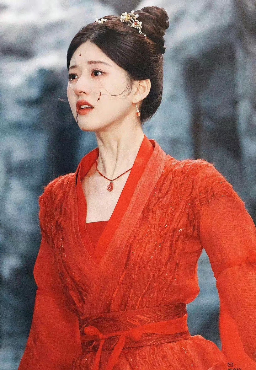 陸劇95花「2023古裝新造型」PK!趙露思白鹿依然美,楊超越宋祖兒驚豔,任敏卻沒了仙氣