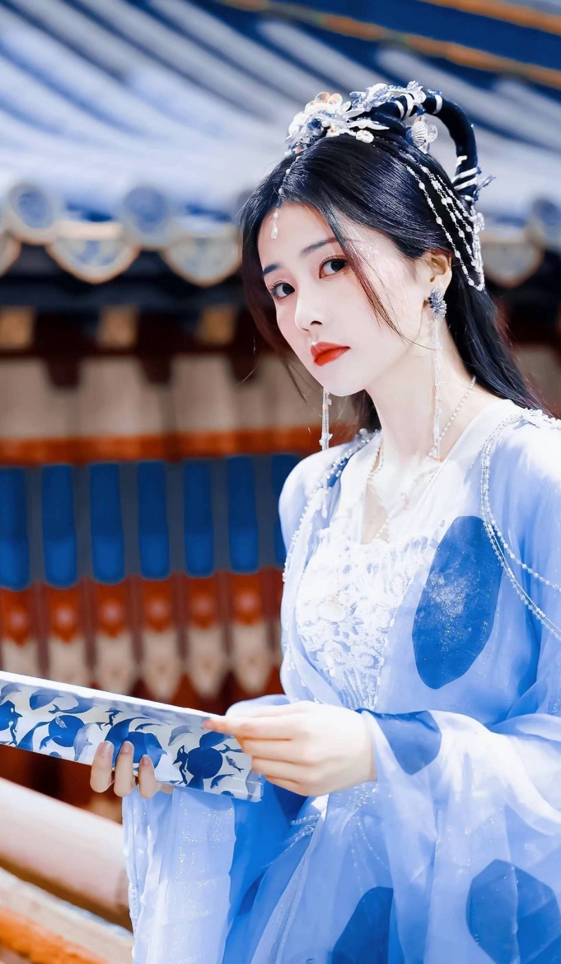 陸劇95花「2023古裝新造型」PK!趙露思白鹿依然美,楊超越宋祖兒驚豔,任敏卻沒了仙氣