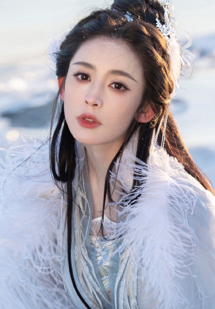 網評陸劇10位「神顏頂級美人」!熱巴、楊穎前三沒爭議,劉亦菲是仙女,而她真讓人難忘