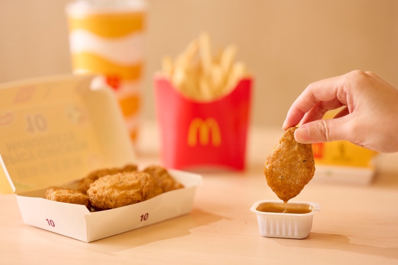 全家草莓霜淇淋回歸!開賣即秒殺話題美食:全家草莓優格霜淇淋、一沐日草仔粿奶茶上榜