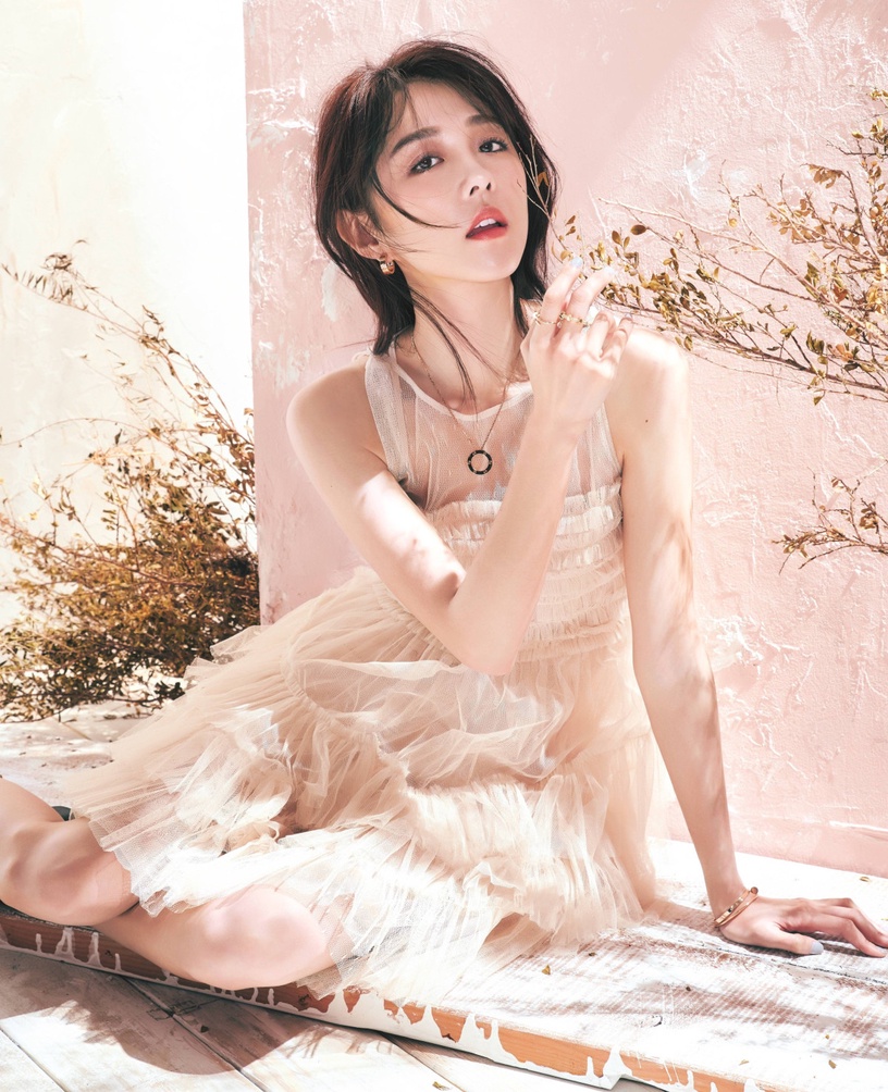 「一段共同成長的關係,才是好的愛情」,邵雨薇的6大愛情觀:從愛情至上,到找回自己