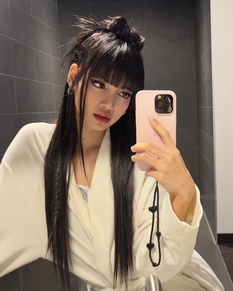 Blackpink Lisa從小美到大舊照合輯!龐大IG粉絲數獲金氏世界紀錄,吃不胖體質靠這招