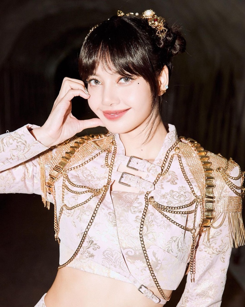 Blackpink Lisa從小美到大舊照合輯!龐大IG粉絲數獲金氏世界紀錄,吃不胖體質靠這招
