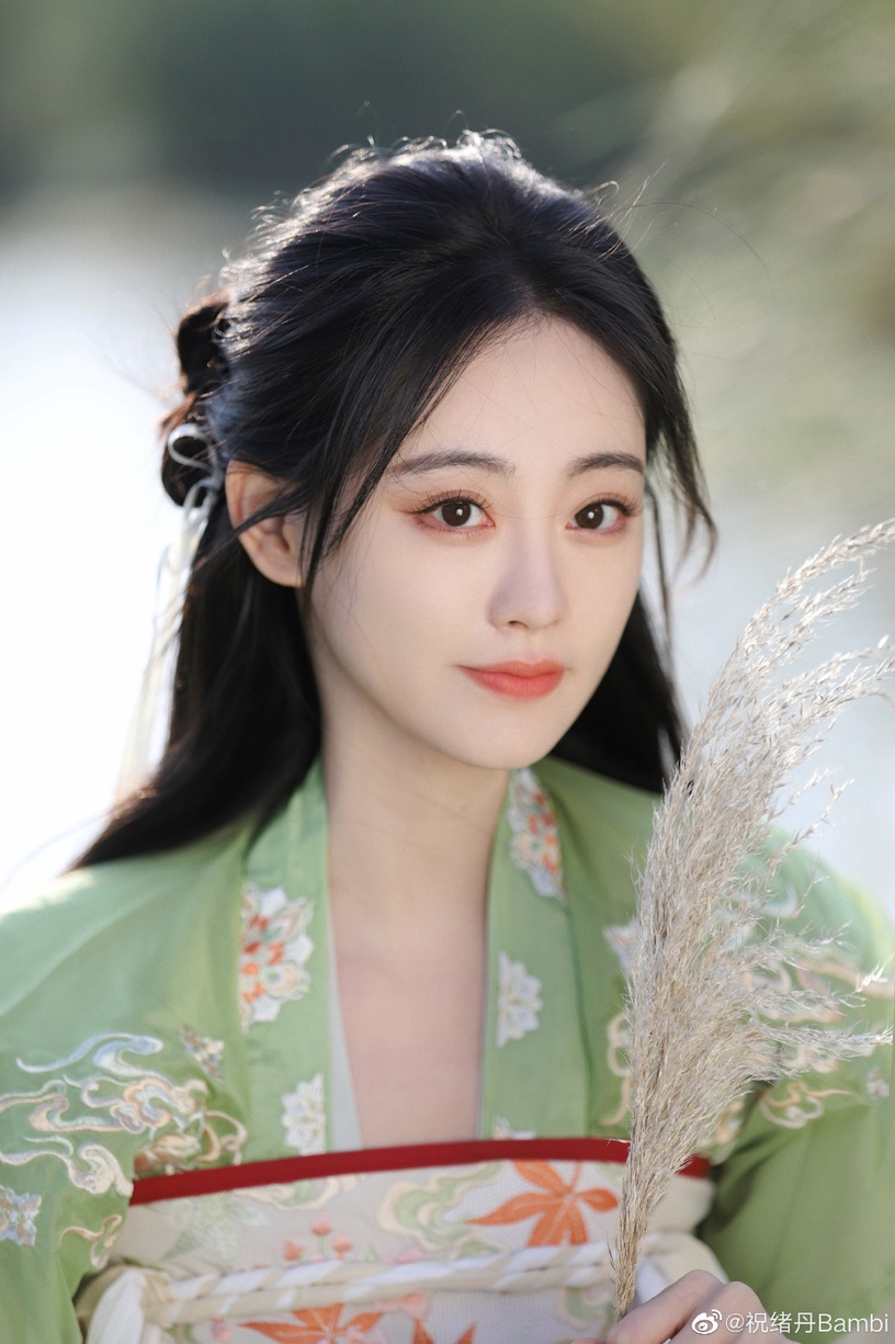 陸劇90花發展比一比!李一桐缺爆作,陳鈺琪演技木,陳瑤資源差,誰還能火成下一個熱巴