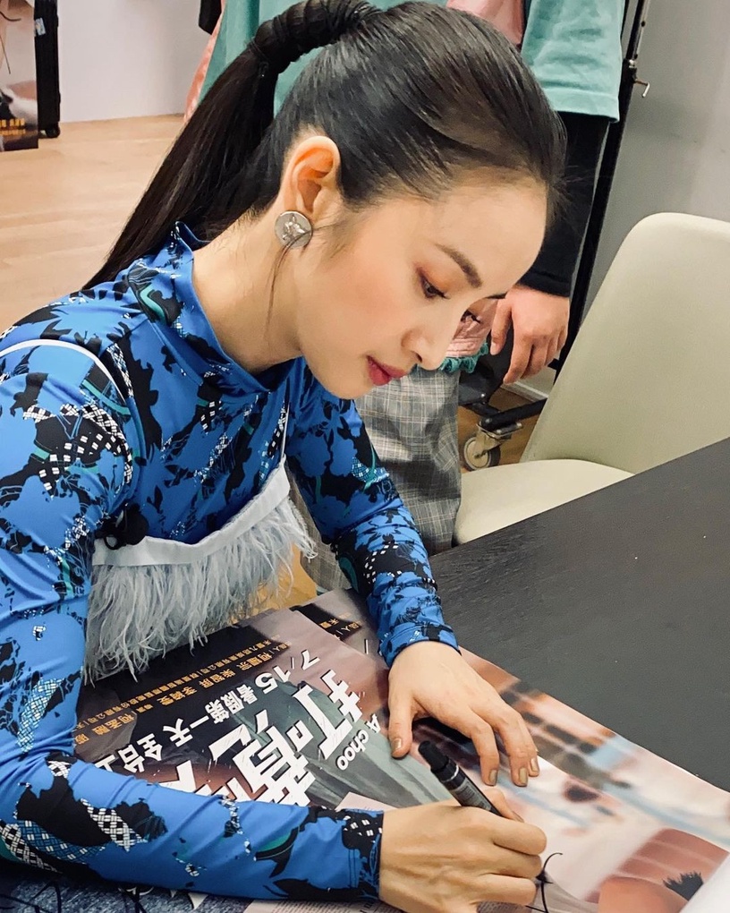 智慧女神林依晨10大愛情金句:「關於愛情,不是他是誰,而是在他面前我是誰。」