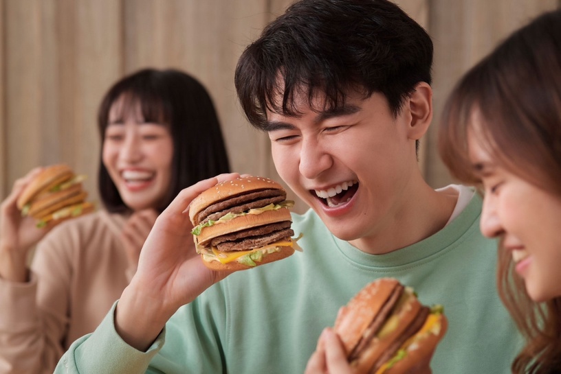 麥當勞新品/優惠!麥當勞「大麥克家族」回歸,15層牛肉+起司太嗨,還有一元雞塊