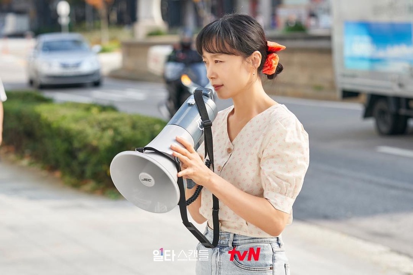 《浪漫速成班》全道嬿造型很土?9套劇中造型解析,髮帶藏細節,根本花襯衫穿搭範本!
