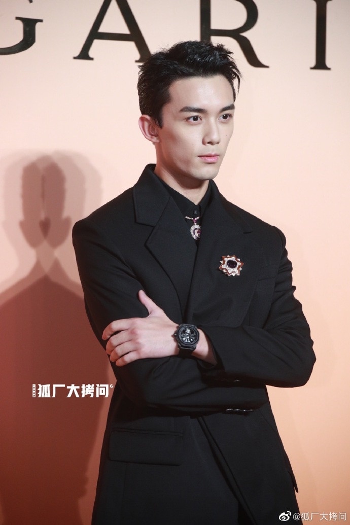 10位陸劇男星精修vs.未修!陳飛宇被狂吐嘈,肖戰好瘦,王鶴棣&吳磊零差異,楊洋是真帥