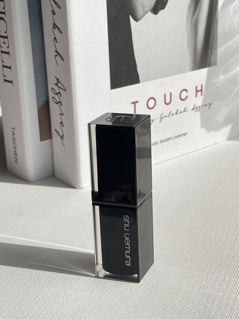 【編輯評比】2023專櫃潤光唇膏推薦!雅詩蘭黛小金管極潤,DIOR、GA乾唇人必收