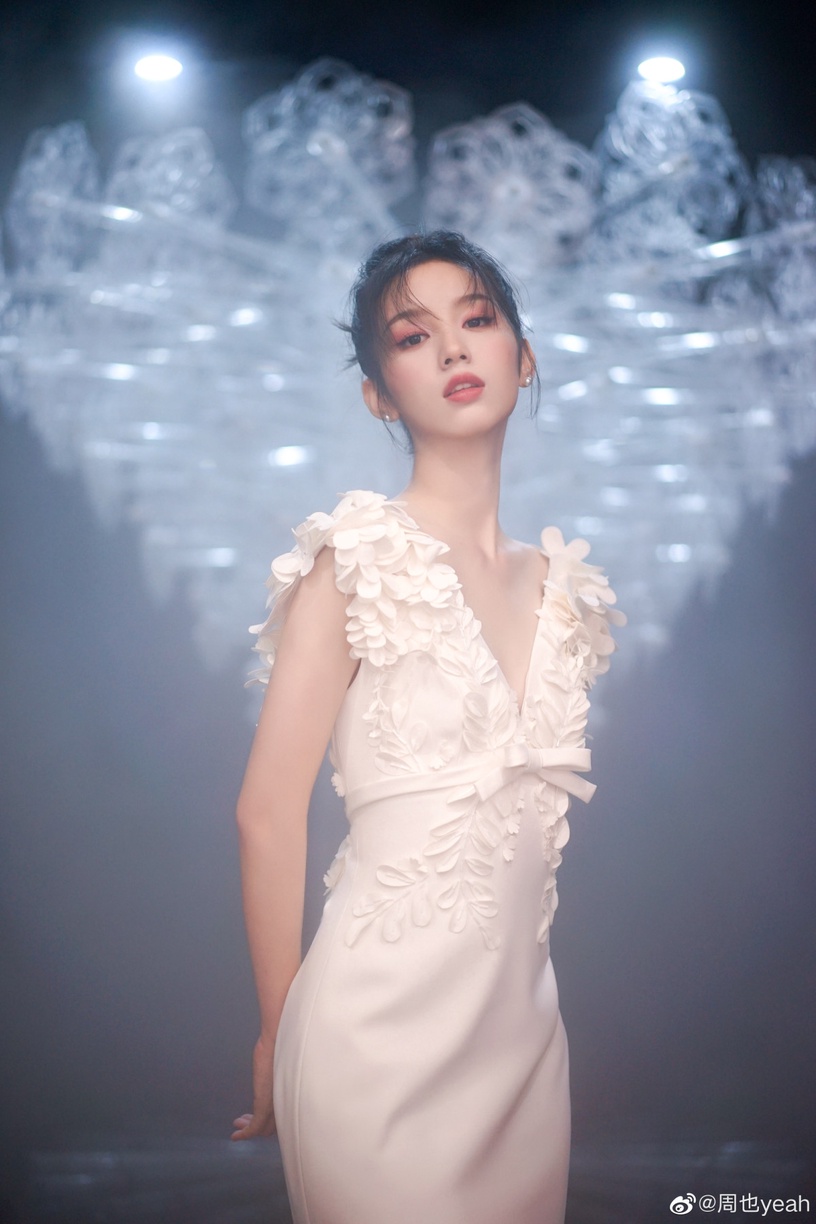 網評「最高顏值95後女星」TOP10!趙露思沒有前五,楊超越第六,周也第三,冠軍是真美