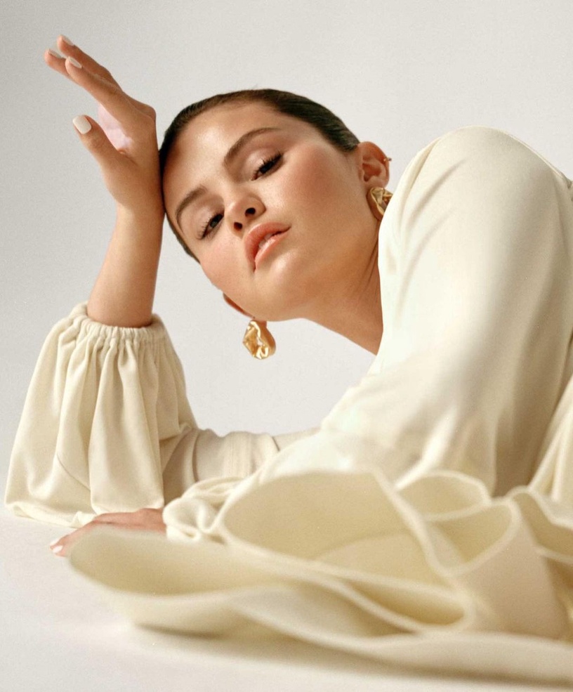 「我不會為了追求美,讓自己變得不健康。」Selena 被批像「烏蘇拉」,高情商回應酸民