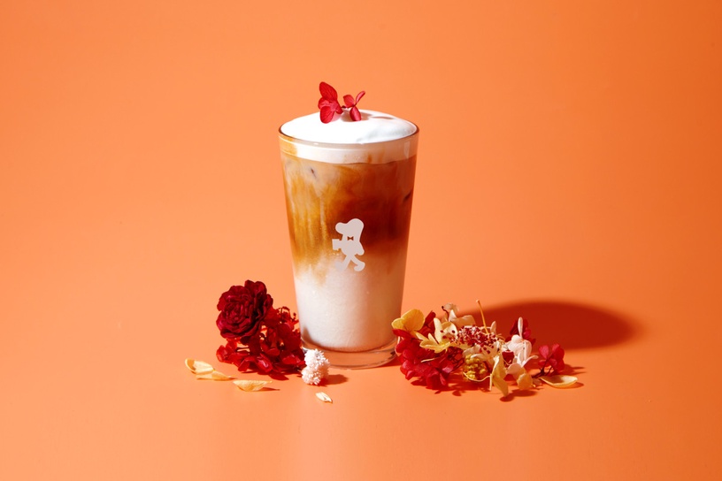 cama咖啡主題季開跑!cama cafe攜手plantica推花咖系列活動,咖啡搭奶蓋真的太誘人