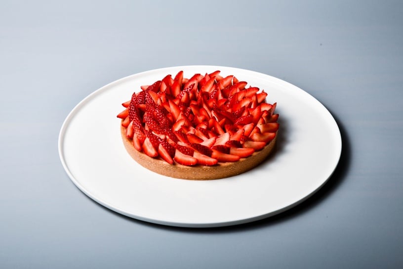 承繼冬季推薦的法式塔類甜點，採低溫發酵草莓汁製作草莓卡士達，口感滑順味道濃郁。