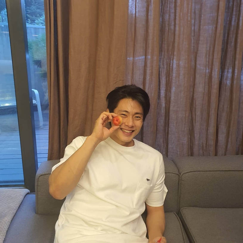陷入劉台午魅力!《戀愛大戰》劉台午9件事:曾演宋仲基父親,妻子是大他11歲的攝影師