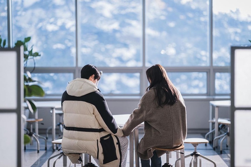 「我愛你,沒有什麼目的,只是愛你。」三毛寫給女人的15句愛情語錄,心酸卻真實。