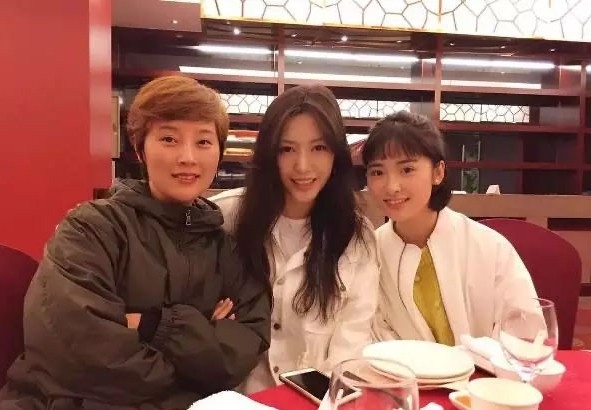楊冪經紀人美到上熱搜!高顏值明星經紀人,沈月經紀人比明星美,楊紫經紀人不出道可惜