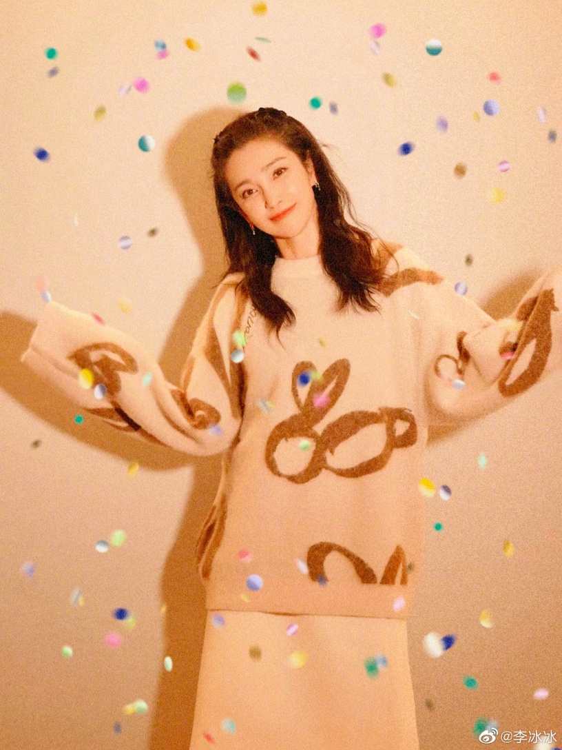 楊冪經紀人美到上熱搜!高顏值明星經紀人,沈月經紀人比明星美,楊紫經紀人不出道可惜