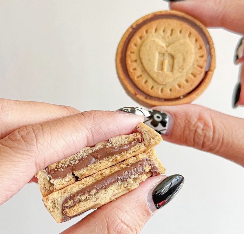 全家「Nutella餅乾」新上市!國外超夯Nutella巧克力餅台灣就有,爆餡巧克力銅板價開吃