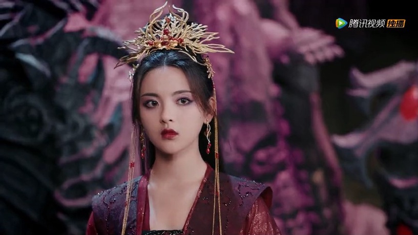 古裝仙俠劇10位女星「大婚造型」!楊超越魅惑,熱巴明豔,楊冪仙氣,劉亦菲卻醜得嚇人