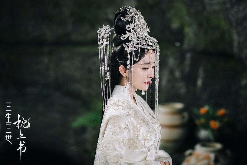 古裝仙俠劇10位女星「大婚造型」!楊超越魅惑,熱巴明豔,楊冪仙氣,劉亦菲卻醜得嚇人