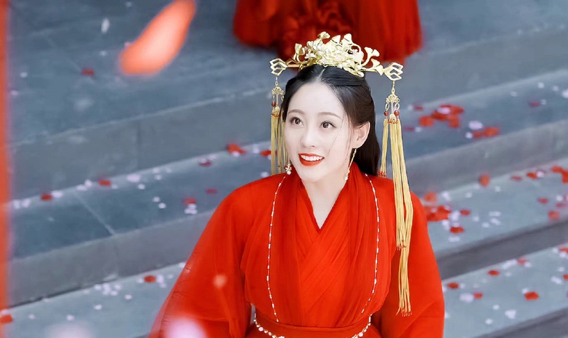 古裝仙俠劇10位女星「大婚造型」!楊超越魅惑,熱巴明豔,楊冪仙氣,劉亦菲卻醜得嚇人