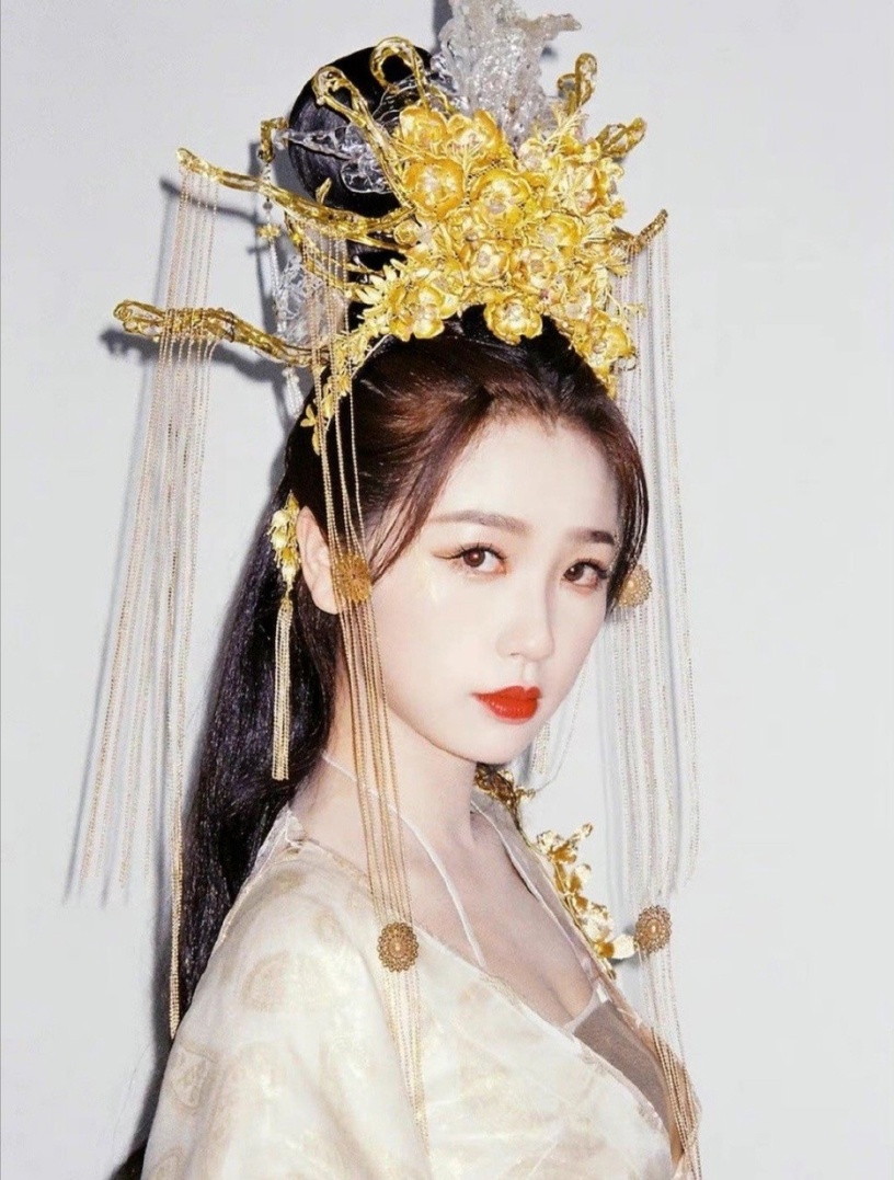 古裝仙俠劇10位女星「大婚造型」!楊超越魅惑,熱巴明豔,楊冪仙氣,劉亦菲卻醜得嚇人