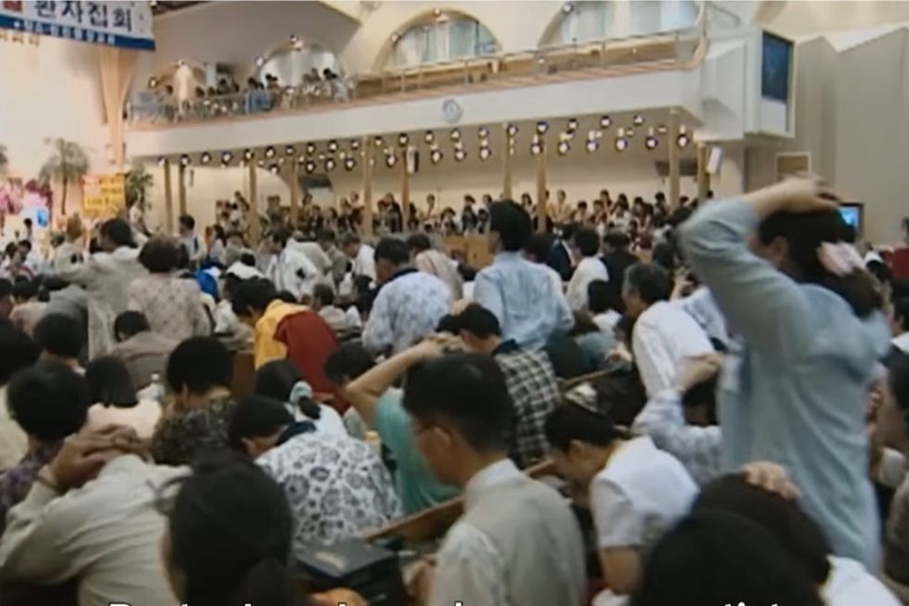 從《以神之名》看世界最恐怖「七大邪教」!日本真理教喪心病狂,這邪教害上千人喪生