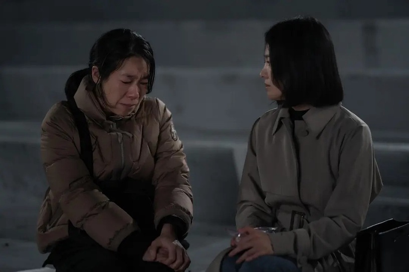 《黑暗榮耀2》阿姨被家暴不反抗惹議!女兒受威脅,「習得性無助」讓她放棄改變現況