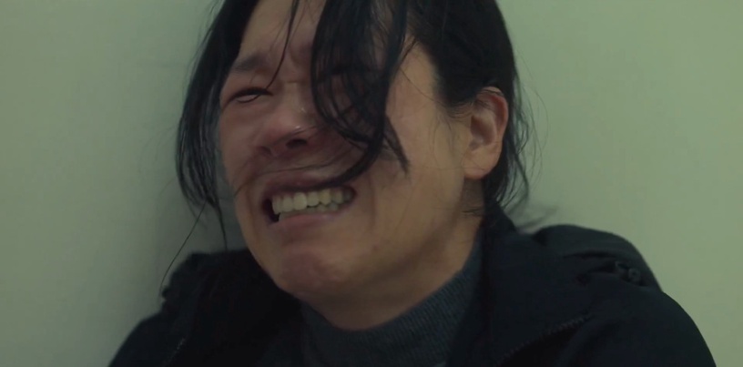《黑暗榮耀2》阿姨被家暴不反抗惹議!女兒受威脅,「習得性無助」讓她放棄改變現況