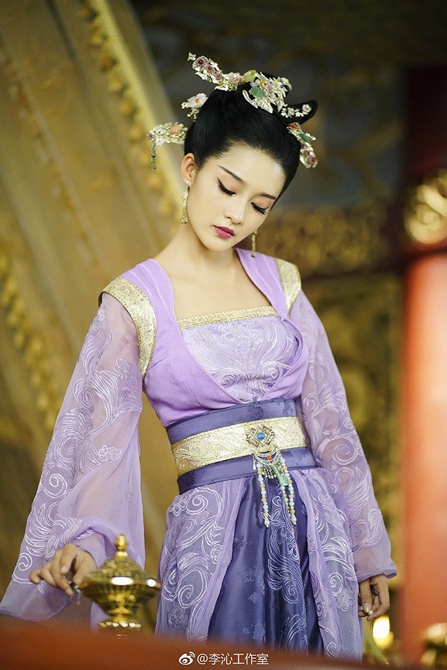 古裝劇9位女神「黑化」造型!楊冪美豔,楊超越紫眼影仍美,趙麗穎李蘭迪卻逃不過吐嘈