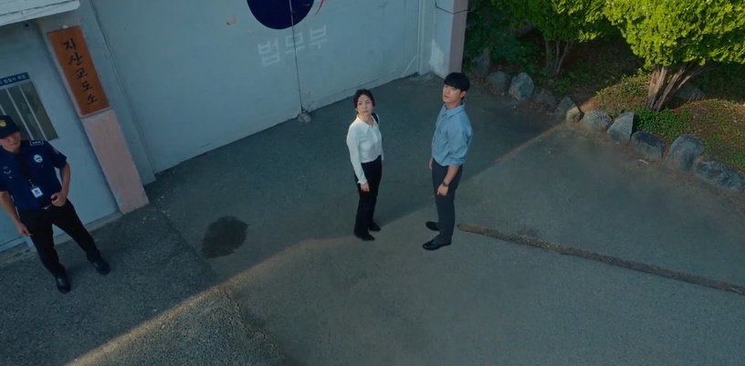 《黑暗榮耀2》劇情隱藏彩蛋!涎鎮媽名字藏伏筆,宰雋愛狗是共情,結局烏雲竟有這含義