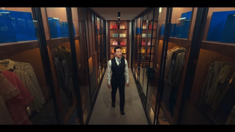 《黑暗榮耀2》細思極恐6大細節!「高跟鞋畫作」是李蓑羅跪地模樣,更衣間紙袋也有隱喻
