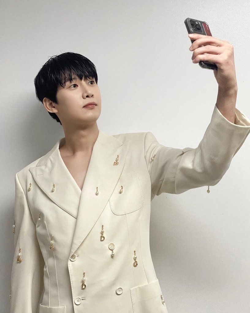 《黑暗榮耀》宰寯是真實富二代!韓國演藝圈真正的財閥TOP6,朴成勳、孫錫久家境好意外