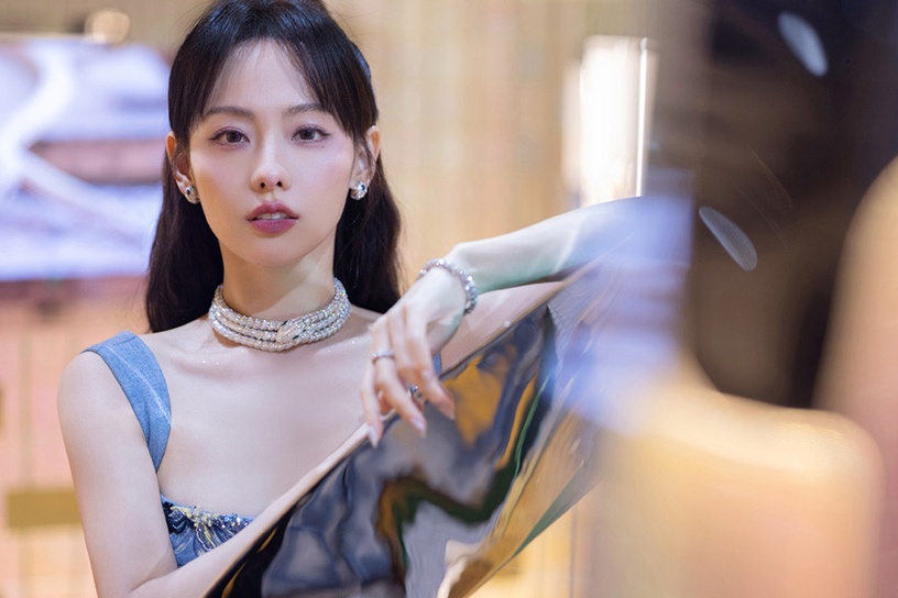 12位陸劇明星精修vs.未修!劉亦菲優雅&楊洋帥氣,迪麗熱巴造型師被吐嘈?舒淇大獲全勝