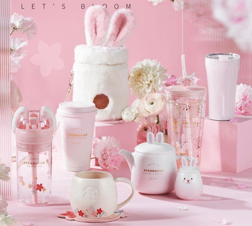 星巴克「春野萌兔星杯」登场！粉色渐层随行杯、萌兔零食吸管杯、毛绒兔子杯