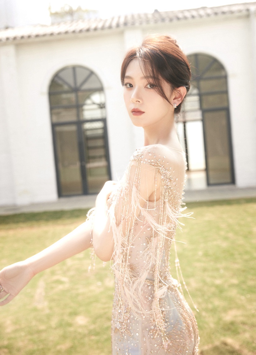 10位陸劇女星「同齡不同命」!白鹿被于正捧在手心,陳瑤是棄子,邢菲被趙露思彎道超車