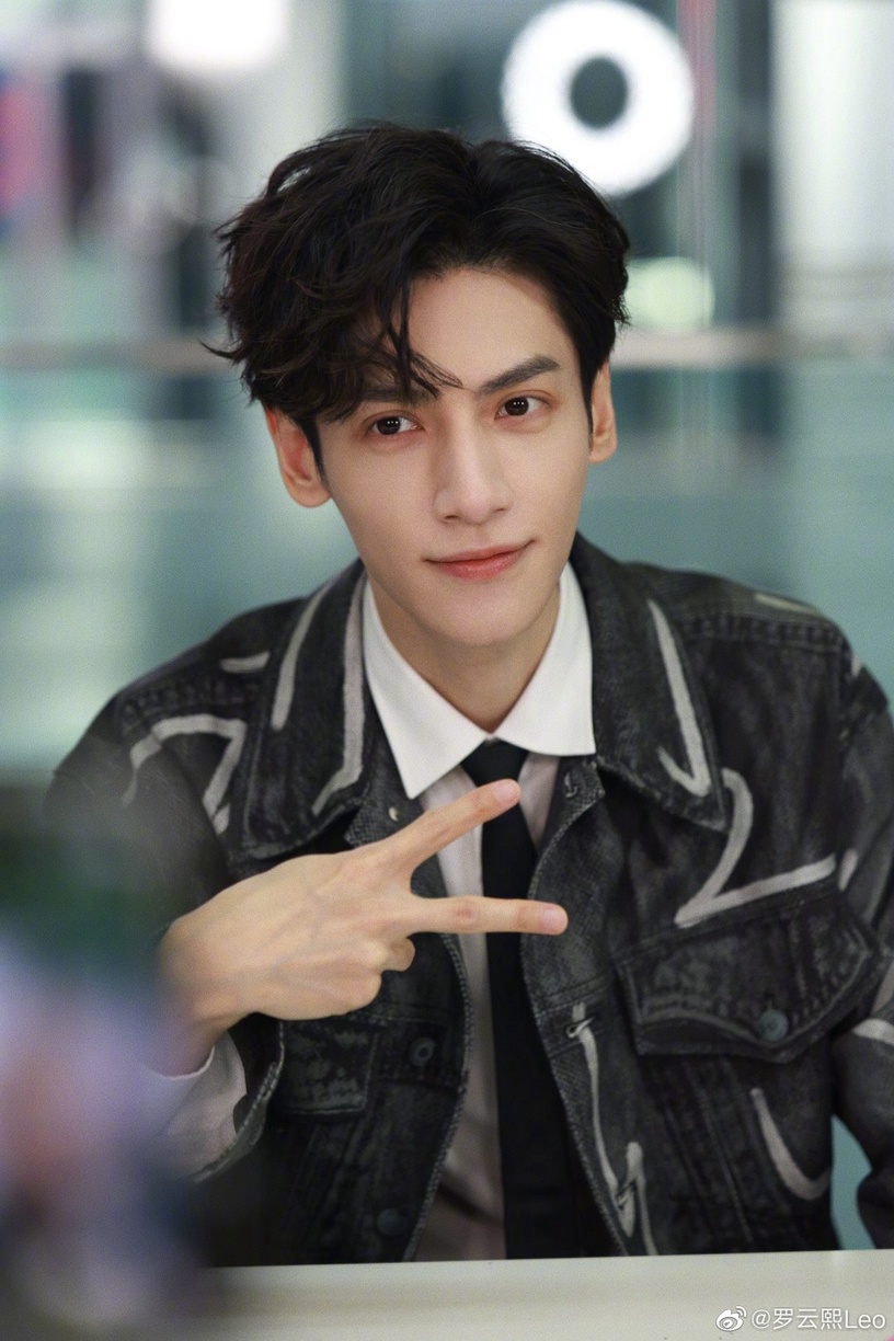 8位陸劇演員意外的工作經歷!《長月燼明》羅雲熙曾是芭蕾舞老師,白鹿本來是淘寶模特