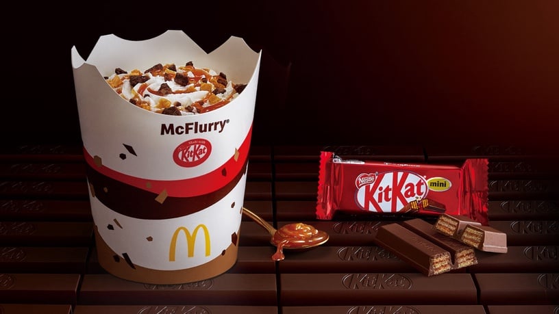 買一送一！麥當勞聯名KitKat推全新「巧克力焦糖冰炫風」，牽絲起司排堡同步回歸